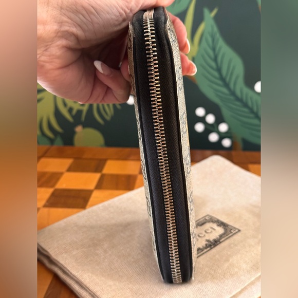 GUCCI Zip Around Wallet Printed GG Supreme Tiger - Picture 9 of 11